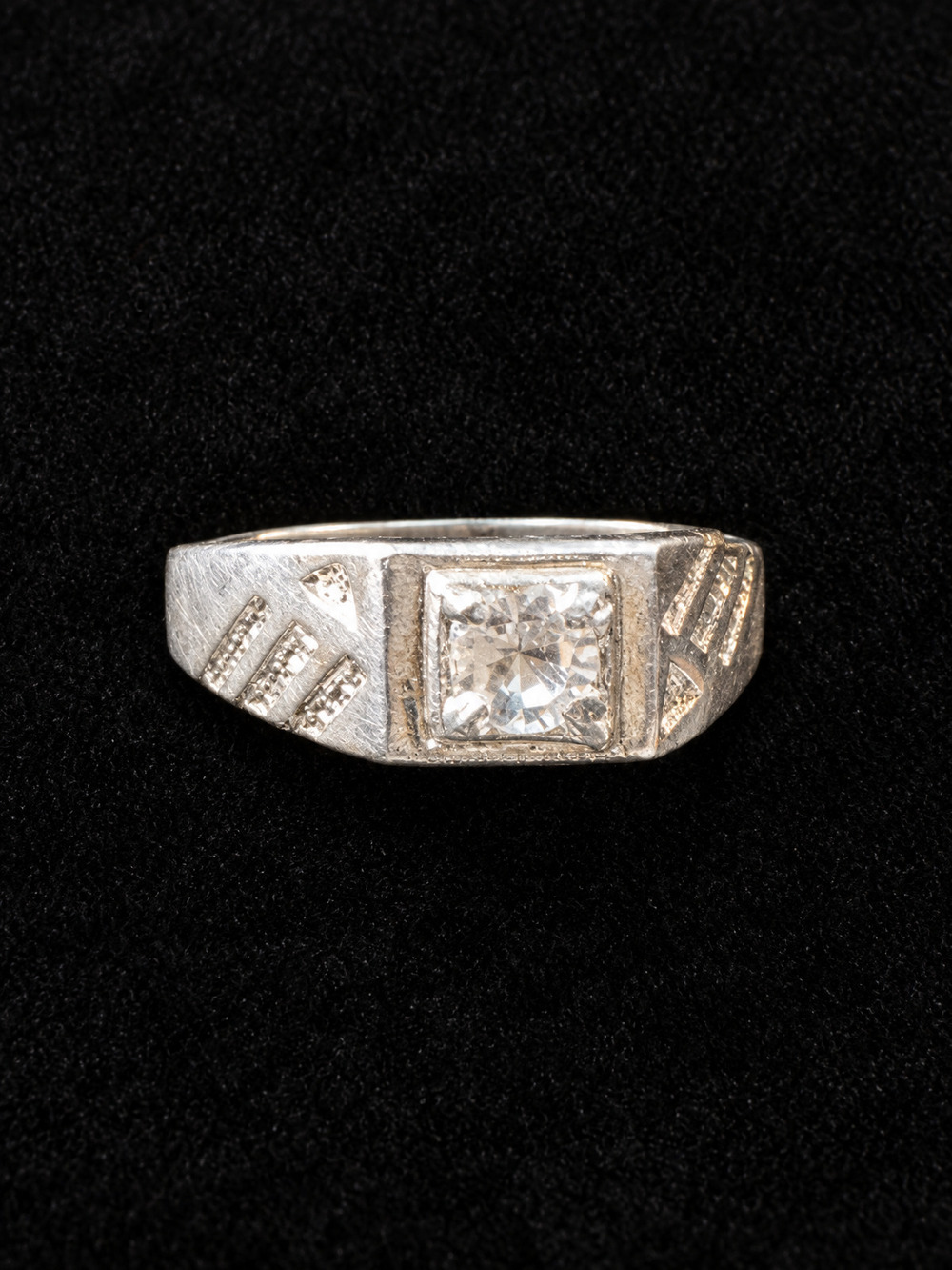 ⚜️ Art Deco Style Ring | Silver-Tone Engraved Band | Size 9 💗